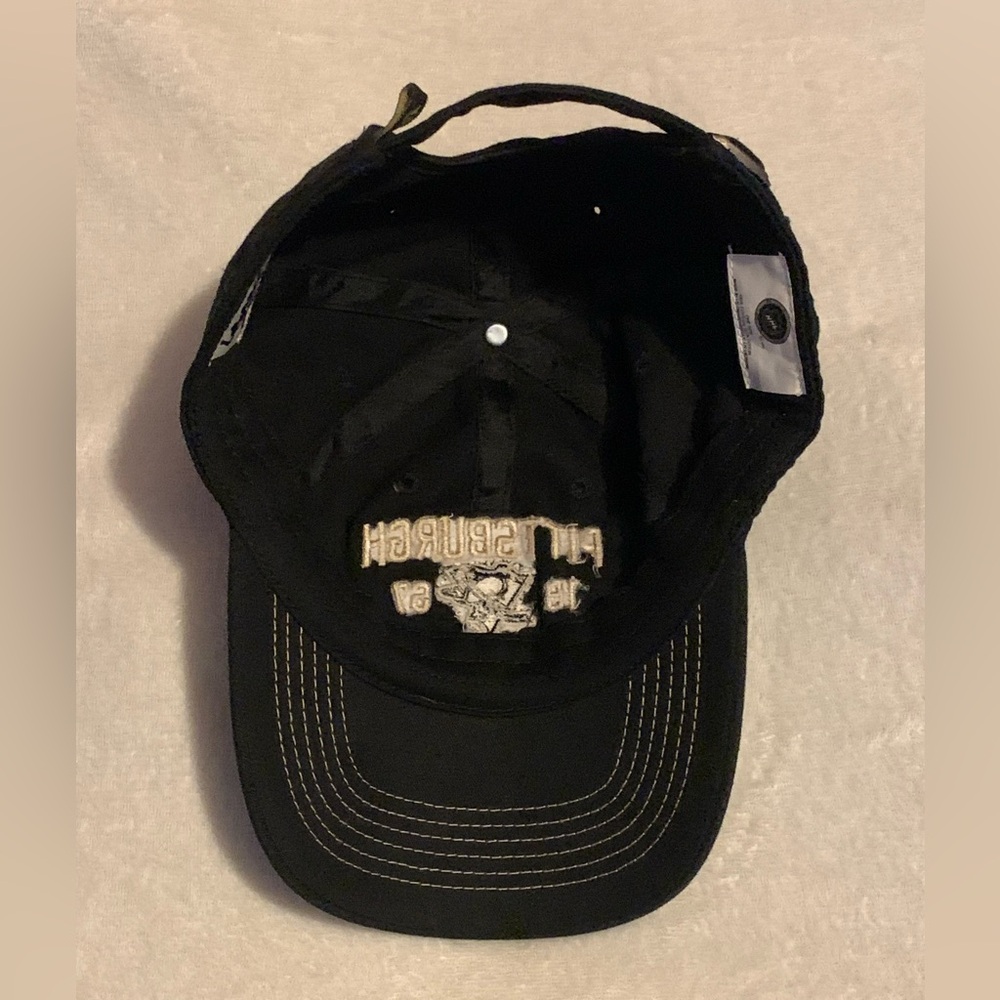 Pittsburgh Penguins hat - Picture 6 of 8